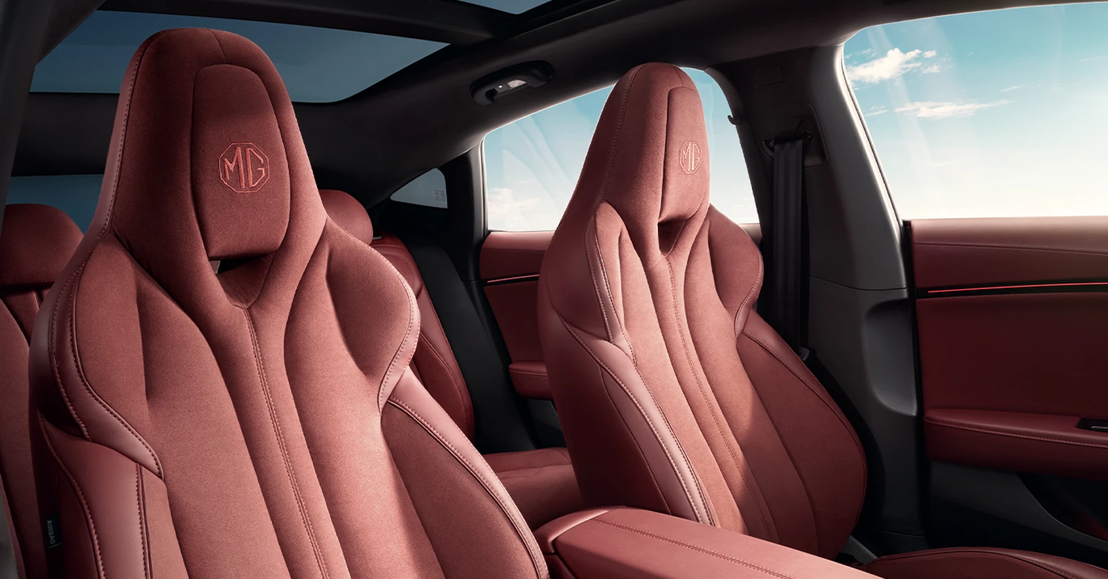 Kırmızı Alcantara® Şıklığı